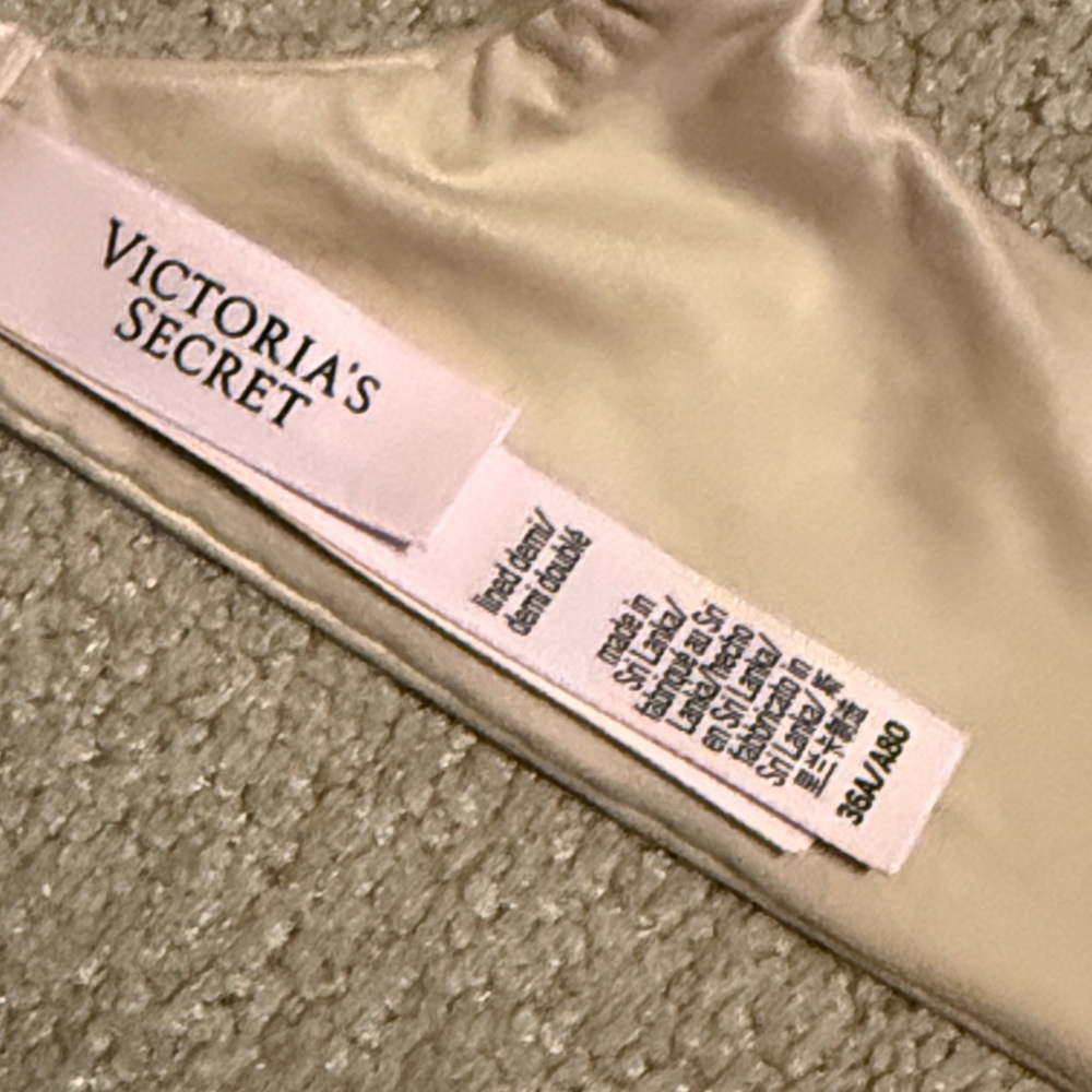 NWT Victoria’s Secret Body By Victoria Lightly Lined Demi Bra Underwire Ivory36A - Picture 8 of 11